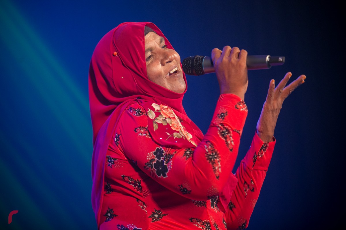 ރާއްޖެ ޓީވީިން އިންތިޒާމްކޮށްގެން ބޭއްވި 'ދަސްތާ' ޝޯ ގެ ތެރެއިން. ޝޯވ ބޭއްވީ ވޭލާ ބޭންޑާ ގުޅިގެން ފިތުރު އީދުގެ އުފަލުގައި. ޝޯވ ގައި ރީތި ދިވެހި ލަވަތަކެއް ސަގާފީ މިޔުޒިކާ އެކު ހުށަހެޅި