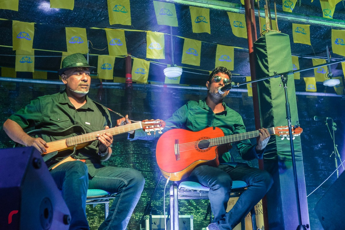 އެމްޑީޕީއައް 12 އަހަރު ފުރުން ފާހަގަކުރުމަށް ބޭއްވި މިއުޒިކް ޝޯވ ގައި ވަނީ ގިނަ ފަންނާނުން ތަކެށް ބައިވެރިވެ އައިޓަމްތައް ހުށަހަޅައިދީފައެވެ