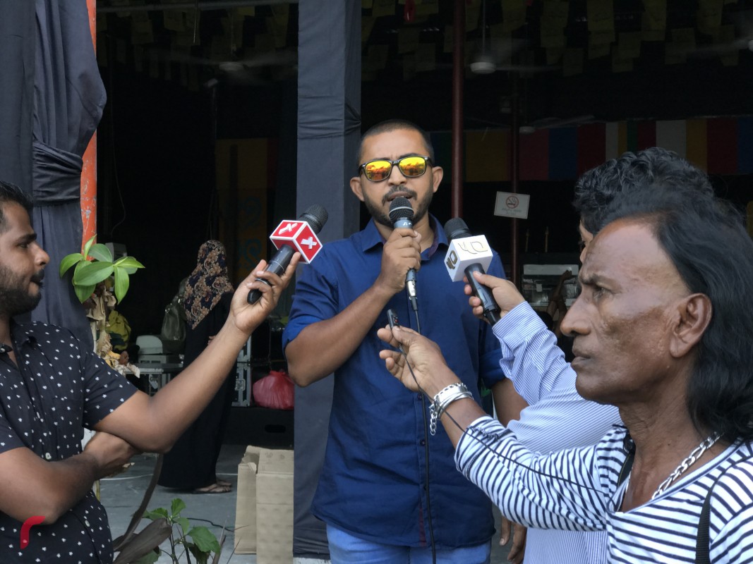 މި ހަރަކާތުގައި ޕީޕީއެމްގެ މެމްބަރު އަމީތު ވާހަކަފުޅު ދައްކަވަމުން ވިދާޅުވީ މިއީ ގައުމީ ހަނގުރާމައެއްކަމަށާއި 24 ވަނަ ދުވަހު ރައްޔިތުންނަށް ކާބިޔާބު ލިބޭނެކަމަށެވެ.