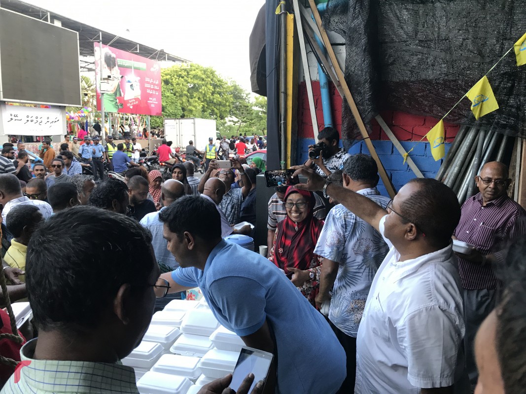 އިދިކޮޅު އިއްތިހާދުގެ ގިނަ އިސްވެރިންނާއިއެކު ކުރިއައްގެންދިޔަ މި ހަވީރު ސައިގައި ގިނަ ބަޔަކު ވަނީ ބައިވެރިވެފައެވެ