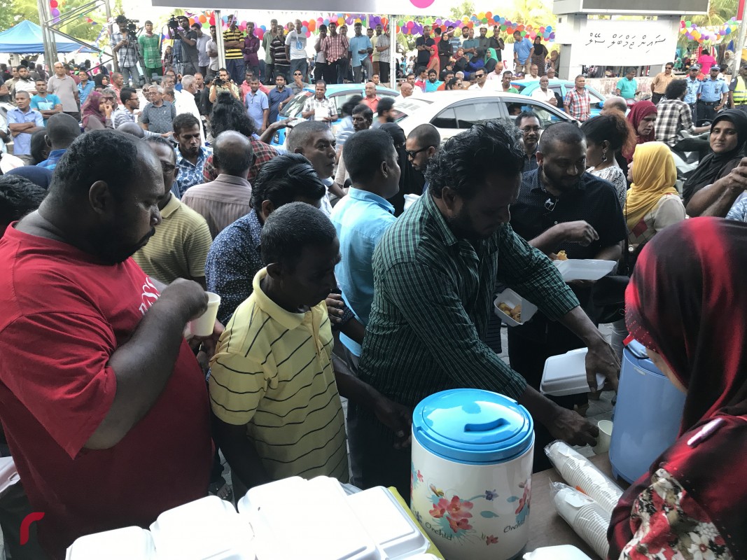 އިދިކޮޅު އިއްތިހާދުގެ ގިނަ އިސްވެރިންނާއިއެކު ކުރިއަށްގެންދިޔަ މި ހަވީރު ސައިގައި ގިނަ ބަޔަކު ވަނީ ބައިވެރިވެފައެވެ