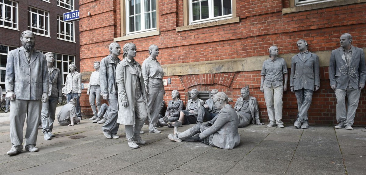 2 ގަޑިއިރަށް ކުރިއައްދިޔަ މި ހަރަކާތުގައި އެތައް ސަތޭކަ ބަޔަކު ބައިވެރިވެ އިންސާނިއްޔަތައްޓަކައި އަޑުއުފުލާފައެވެ