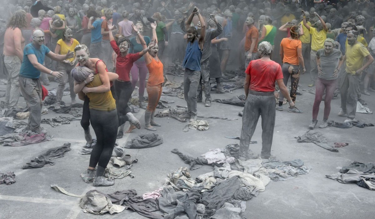 މި ހަރަކާތުގެ ބޭނުމަކީ އިންސާނިއްޔަތަށްޓަކައި އެންމެ މީހަކު ކުރާކަމަކުންވެސް ބޮޑެތި ބަދަލުތަކެށް ގެނެވޭނެކަން ދެއްކުމެވެ