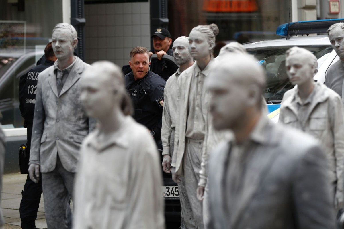 2 ގަޑިއިރަށް ކުރިއައްދިޔަ މި ހަރަކާތުގައި އެތައް ސަތޭކަ ބަޔަކު ބައިވެރިވެ އިންސާނިއްޔަތައްޓަކައި އަޑުއުފުލާފައެވެ