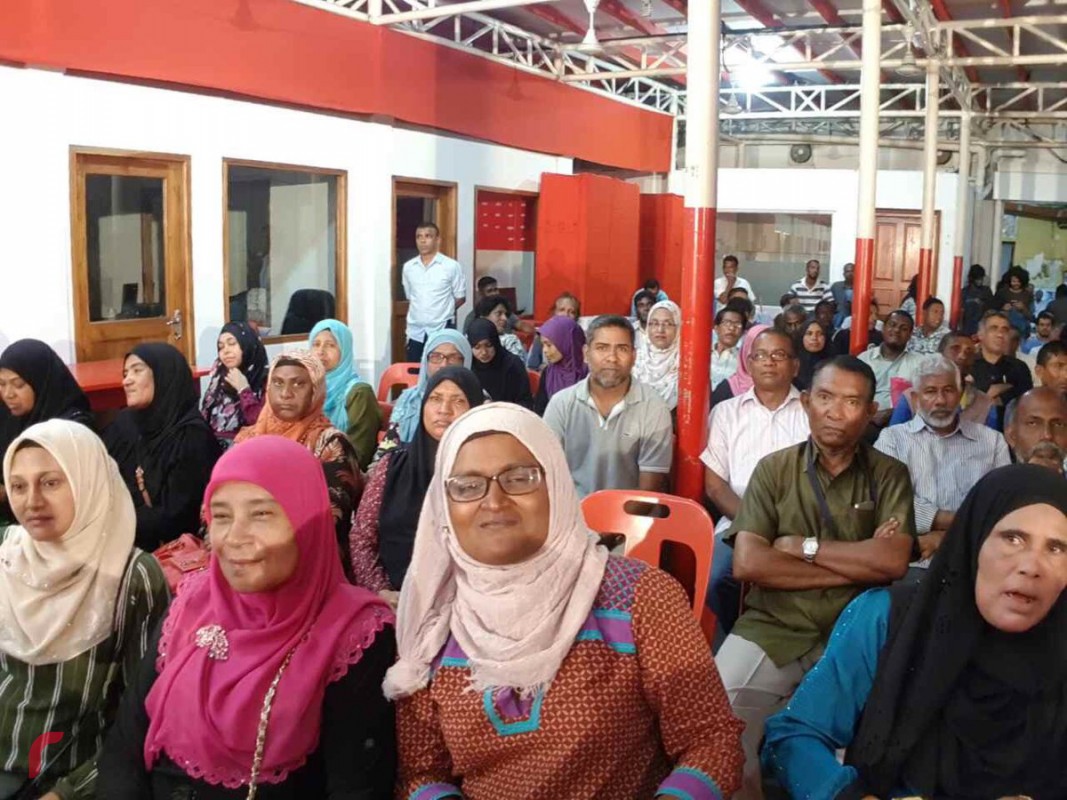 އިދިކޮޅު އިއްތިހާދުން އިންތިޒާމްކޮށްގެން ކުނޫޒްގައި ބޭއްވި ޖަލްސާ: މި ޖަލްސާގައި ހުރިހާ ސިޔާސީ ޕާޓީއަކަށް ނިސްބަތްވާ ފަރާތްތައް ބައިވެރިވޭ