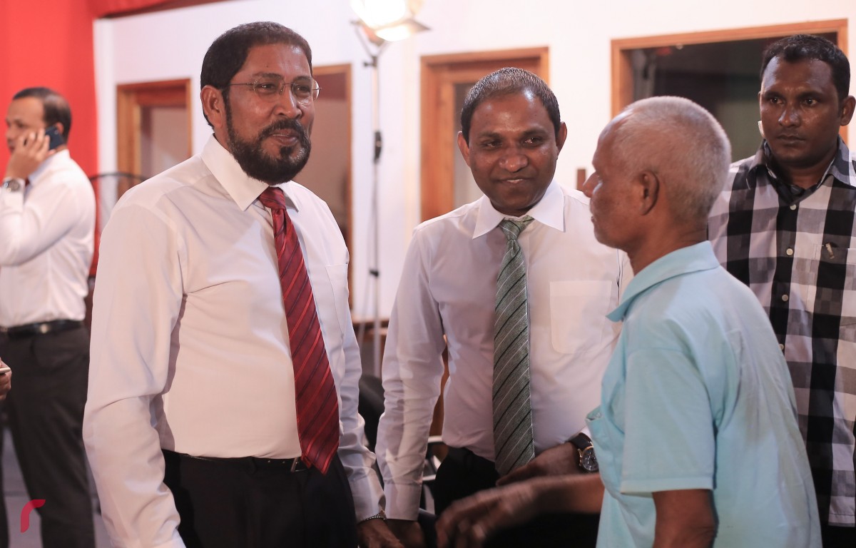 މަޖިލީހުގެ މެމްބަރުންގެ ގޮނޑި ގެއްލޭ ގޮތަށް ސުޕްރީމް ކޯޓުން ކަނޑައަޅައިފި ނަމަ، ޕާޓީއަކަށް ނިސްބަތްނުވާ މެމްބަރުންގެ ހައްގުވެސް ގެއްލިގެންދާ ކަމަށްވެސް ގާސިމް ވަނީ ވިދާޅުވެފައެވެ.