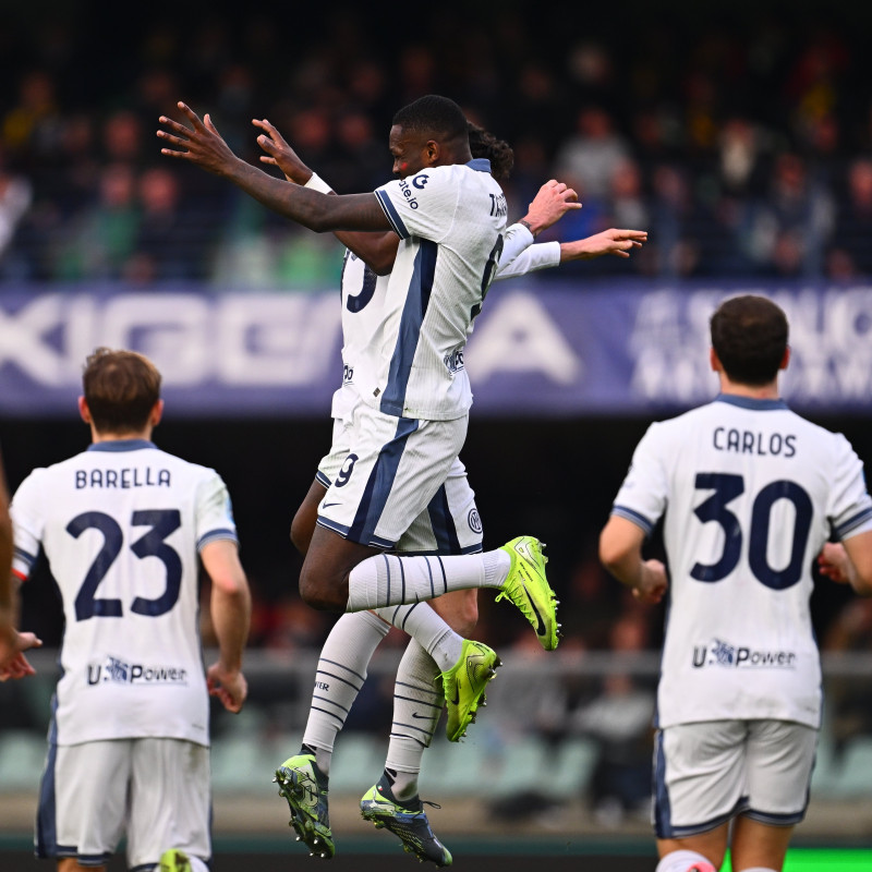 މެޗުގައި ލަނޑު ޖެހުމަށްފަހު އިންޓަރ ގެ ކުޅުންތެރިން އުފާ ފާޅު ކުރަނީ