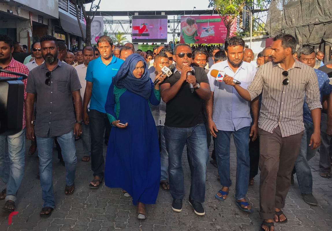 ގިނަ ދުވަސްތަކަކަށް ފަހު އިދިކޮޅު ފަރާތްތަކުން މުޒާހަރާކުރަން ހުކުރު ދުވަހު މަގުމައްޗަށް ނުގުންނަނީ