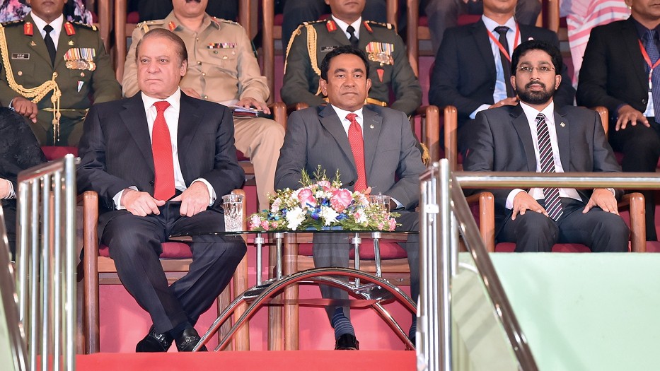 ރާއްޖޭގެ 52 ވަނަ މިނިވަން ދުވަސް ފާހަގަކުރުމަށް ބޭއްވި ކުޅިވަރުތަކުގެ ތެރެއިން، މިނިވަން ދުވަހުގެ ޝަރަފްވެރި މެހުމާނެއްގޮތުގައި ބައިވެރިވެފައިވަނީ ޕާކިސްތާންގެ ބޮޑުވަޒީރު ނަވާޒް ޝަރީފް