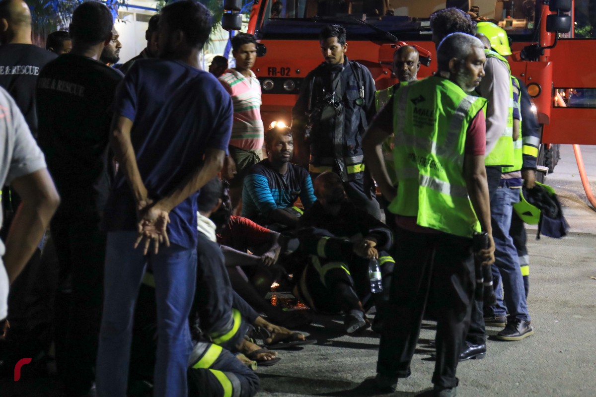 އެމްއެންޑީއެފުން ބުނި ގޮތުގައި ހުޅުމާލޭގެ އިންޑަސްޓްރިއަލް ޒޯނުގައި ހުރި މި ގުދަނާއި ލޭބާ ކްއާޓާޒްގައި ރޯވި އަލިފާންގަނޑު ކޮންޓްރޯލްކުރެވިފައިވަނީ އަލިފާން ރޯވިތާ ގާތްގަނޑަކަށް ގަޑިއިރަށް ވުރެ ގިނައިރު ފަހުން