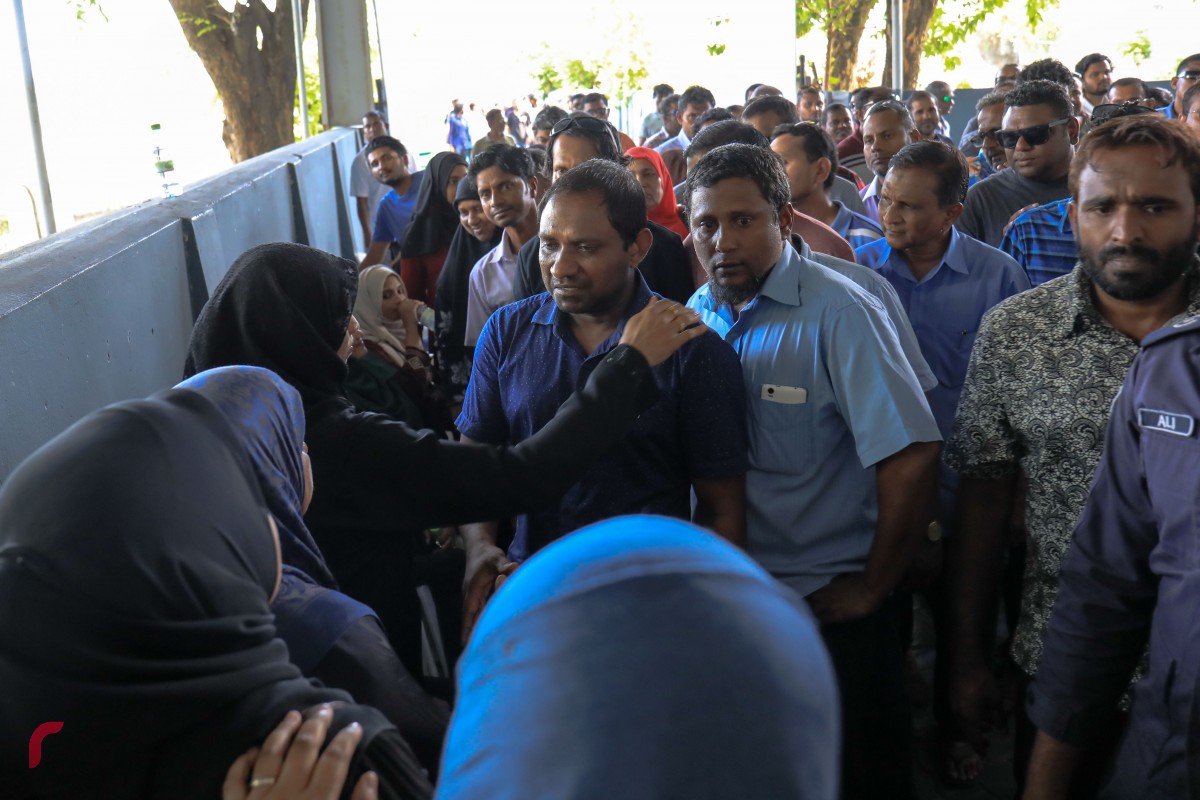 ސައުދުގެ އާއިލާގެ މެމްބަރަކު ބުނީ ސައުދުގެ މަންމަ ނިޔުާވެފައިވަނީ ގިނަ ދުވަސްތަކެއް ވަންދެން ބަލިވެ އުޅުއްވުމަށްފަހު، ދިގު މުއްދަތަކަށް ބޭސްފަރުވާ ކުރައްވަމުން ގެންދަވަނިކޮށް ކަމަށެވެ.