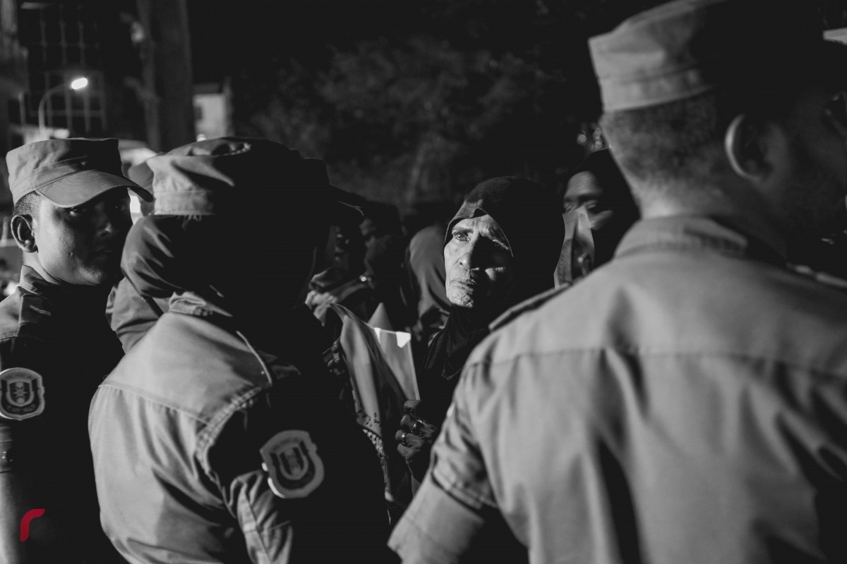 ގުޅިފައިވާ އިއްތިހާދުން ބޭއްވި ސުލްހަވެރި އެއްވުން ރޫޅާލުމަށް ފުލުހުން މަސައްކަތް ކުރަނީ، ސުލްހަވެރިކަމާއިއެކު ހަރުގެ ސަރަހައްދުގައި ބޭއްވި އެއްވުމުން 2 މީހުން ވަނީ ހައްޔަރުކޮށްފައި