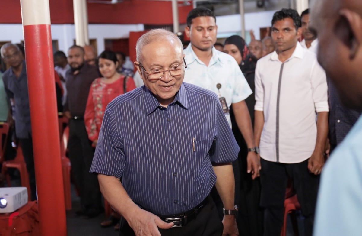 Former President Maumoon Abdul Gayoom arrives in Kunooz for opposition rally