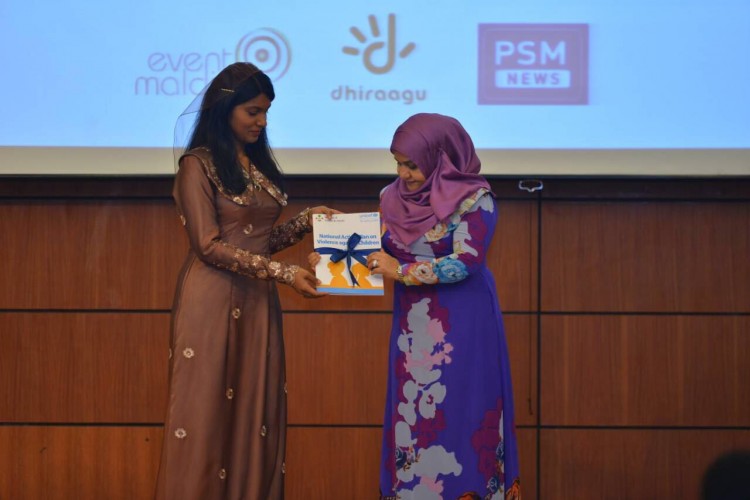 އަނިޔާއިން ކުޑަކުދިން ރައްކާތެރިކުރުމަށް އެކުލަވާލި ޤައުމީ އެކްޝަން ޕްލޭން ފަސް ލޭޑީ ފާތިމަތު އިބްރާހީމް އިފްތިތާޙް ކޮށްދެއްވަނީ