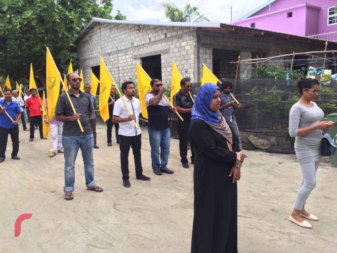 އޯގަސްޓް 18، 2017: ބ. ކަމަދޫ ރަށު ކައުންސިލްގެ ބައި އިލެކްޝަންގެ ކެމްޕޭން ނިންމުމަށް، ގުޅިފައިވާ ޕާޓީތަކުން އެރުގައި މިއަދު ހަވީރު ބޭއްވި ހަރަކާތުގެ ތެރެއިން