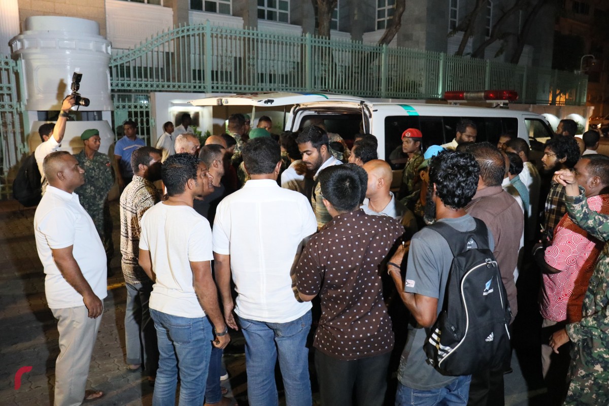 އޯގަސްޓް 20، 2017: މައުލޫމާތު ލިބިފައިވާ ގޮތުގައި އާތިފްގެ ޖަނާޒާގެ ކަންކަން އޮތީ އާސަހަރާގައެވެ. އަދި ކަށުނަމާދު އޮތީ މިރޭ 11:30 ގައި އާސަހަރާ މިސްކިތުގައެވެ.