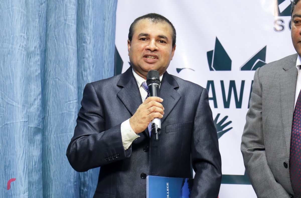 އޯގަސްޓް 21، 2017: ރާއްޖެ ޓީވީގެ ސްކޯލަޝިޕް ޕްރޮގްރާމުގެ ދަށުން، ސްރީ ލަންކާގެ މެޓްރޯޕޮލިޓަންގެ ސްކޯލަޝިޕްތަކަށް ހޮވި ކުދިންނަށް އެކަމުގެ ލިޔުން ހަވާލުކުރުމަށް ބޭއްވި ރަސްމިއްޔާތުގެ ތެރެއިން