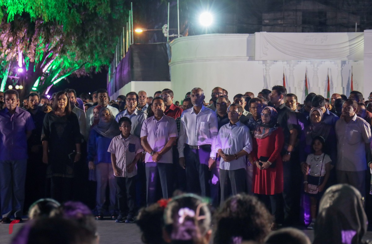 އޯގަސްޓް 21، 2017: ރަސްރަނި ބަގީޗާ ހުޅުވުމަށް ބޭއްވި ރަސްމިއްޔާތުގެ ތެރެއިން -- ރައީސް ވިދާޅުވި ގޮތުގައި ސަލްޓަން ޕާކު ހުންނަ ސަރަހައްދަކީ މީގެ ކުރިން ރާއްޖޭގެ ރަސްރަސްކަލުންނާއި ރަނިރަނިކަނބަލުންގެ ގަނޑުވަރުތައް ބިނާކޮށްފައި ހުރި ތަން.