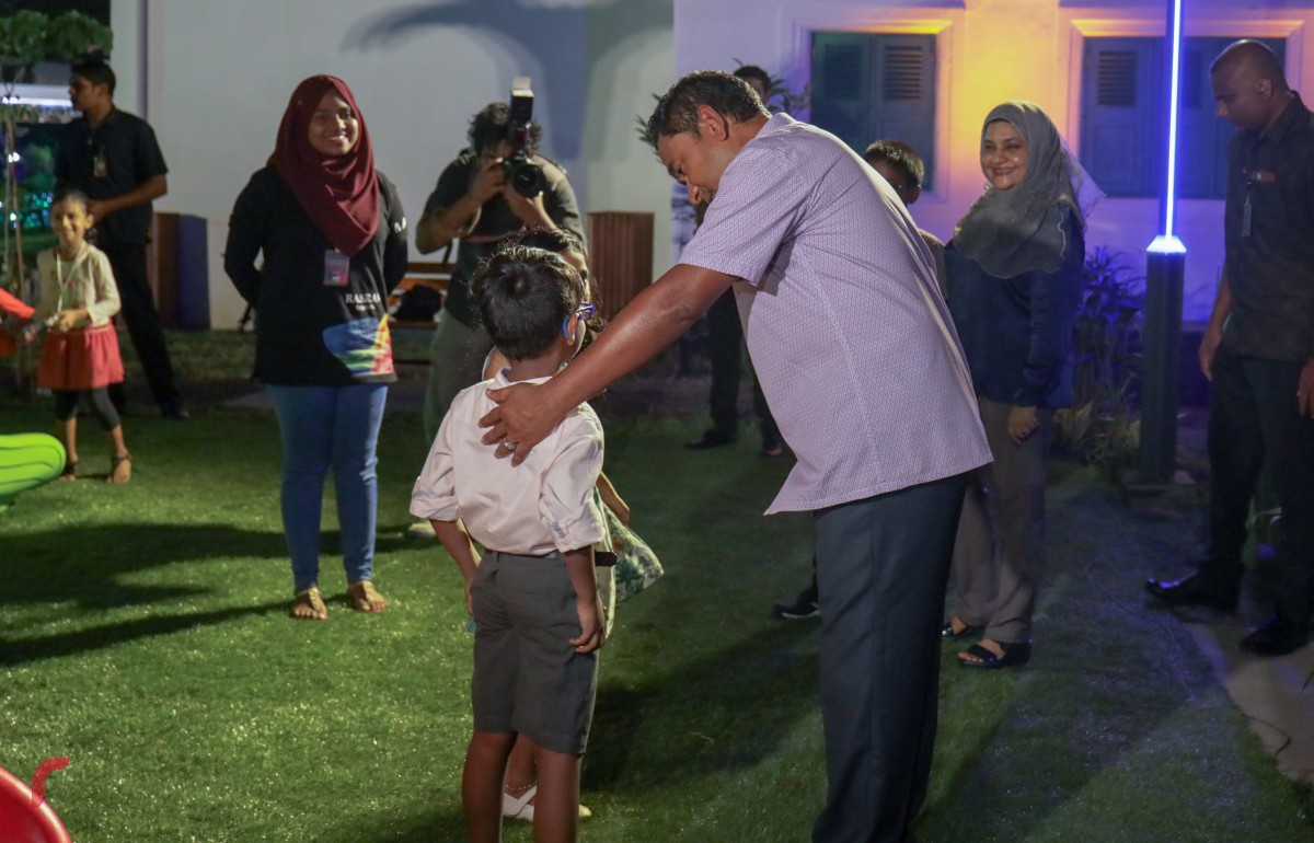 އޯގަސްޓް 21، 2017: ރަސްރަނި ބަގީޗާ ހުޅުވުމަށް ބޭއްވި ރަސްމިއްޔާތުގެ ތެރެއިން -- ސަލްޓަން ޕާކު ތަރައްގީ ކުރުމުގެ އަމަލީ މަސައްކަތް ކުރީ ސިފައިންގެ ވެލްފެއާ ކުންފުނި، ސިވެކް އިން.