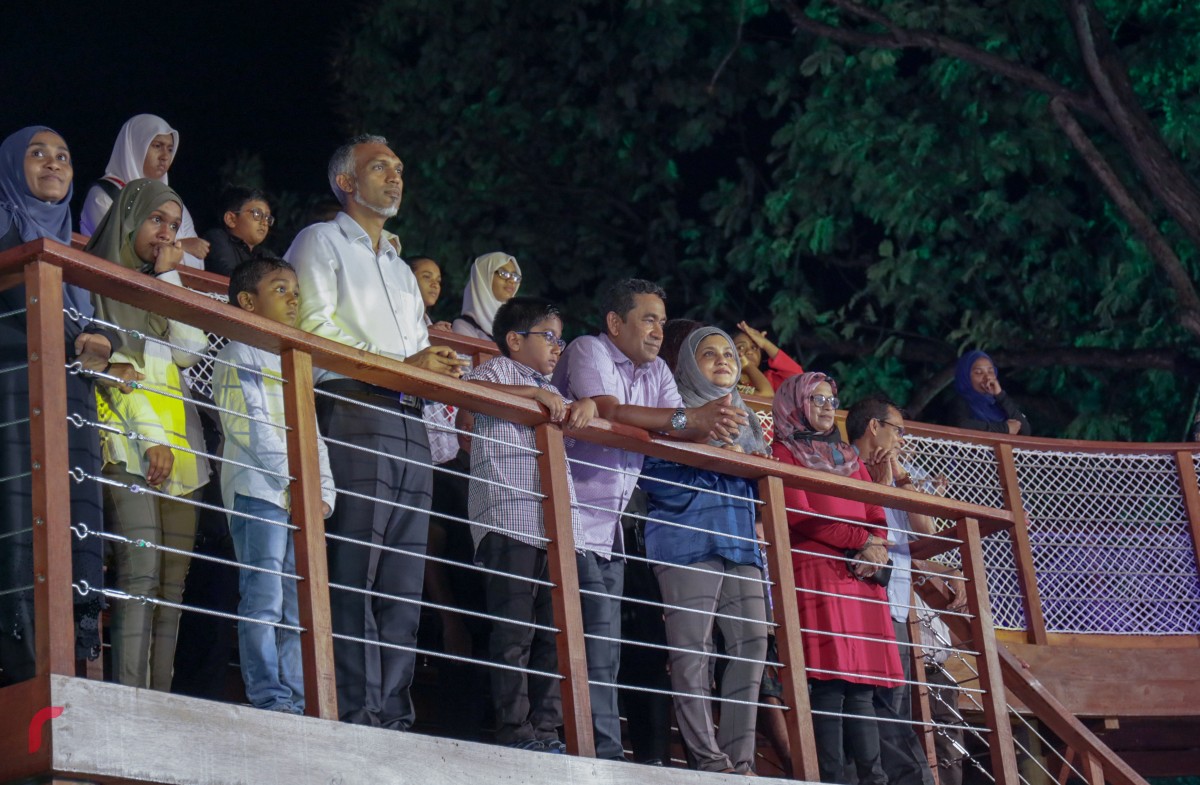 އޯގަސްޓް 21، 2017: ރައީސުލްޖުމްހޫރިއްޔާގެ ދެކަނބަލުން ކުރީގެ ސަލްޓަންޕާކް "ރަސްރަނި ބަގީޗާ" ހުޅުވައިދެއްވުމުގެ ރަސްމިއްޔާތުގެ ތެރެއިން، ރަސްރަނި ޕާކްއަކި ކުޑަކުދިންނަށް ހާއްސަކޮށްގެން ގިނަ އަަދަދެއްގެ