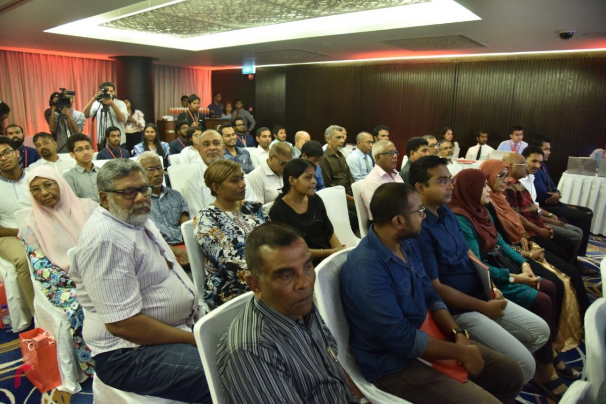 އޯގަސްޓް 23، 2017: މިރޭ ހޮޓެލް ޖެންގައި ބޭއްވުނު ބޭންކް އޮފް މޯލްޑިވްސްގެ އަހަރީ އާންމު ޖަލްސާ ގައި ބީއެމްއެލްގެ ހިއްސާދާރުން ބައިވެރިވެވަޑައިގަންނަވަނީ