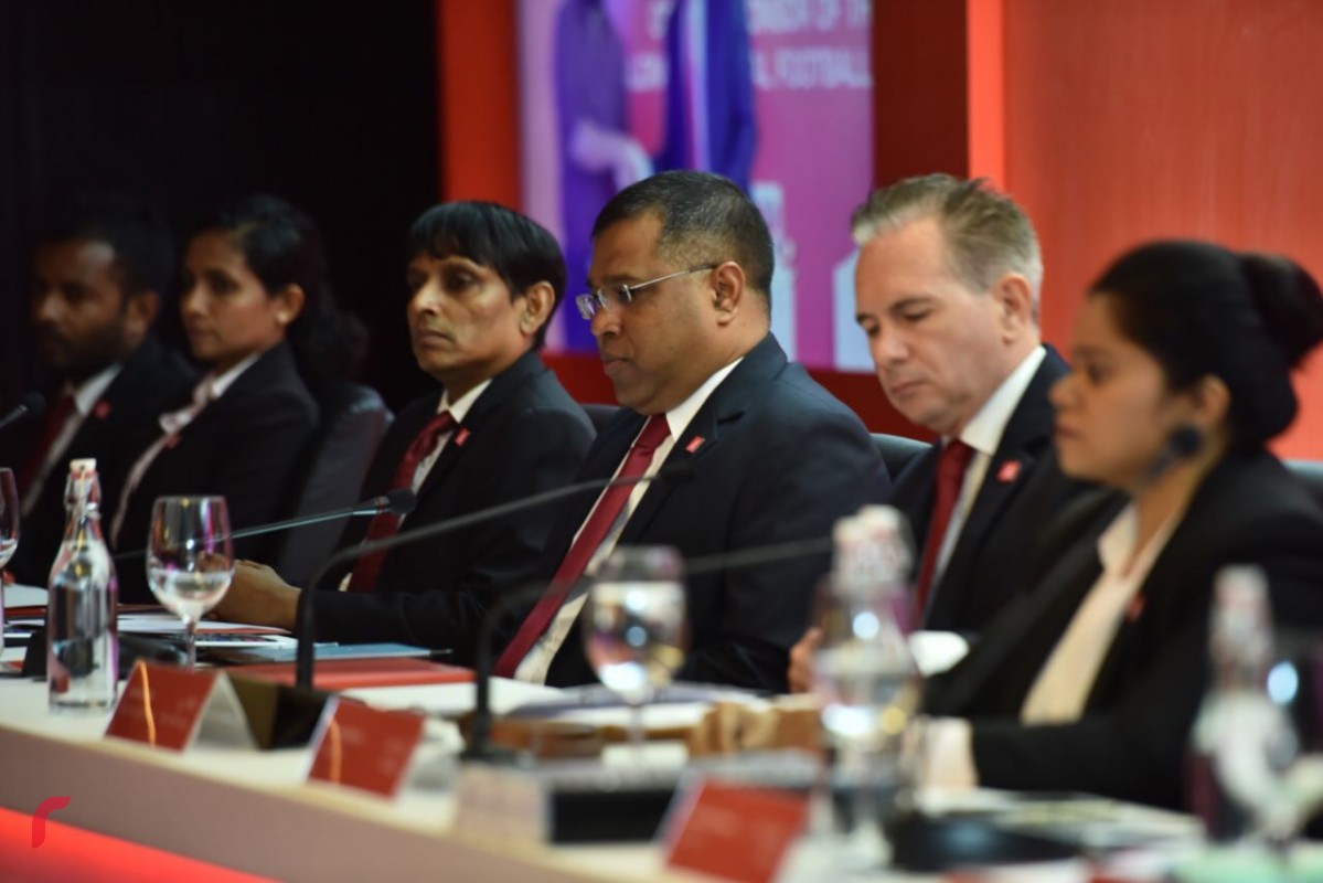 އޯގަސްޓް 23، 2017: މިރޭ ހޮޓެލް ޖެންގައި ބޭއްވި ބޭންކް އޮފް މޯލްޑިވްސްގެ އަހަރީ އާންމު ޖަލްސާގައި ބޯޑް އޮފް ޑިރެކްޓާރސްއަށް ވަނީ 3 ބޭފުޅަކު ހޮވާފައެވެ