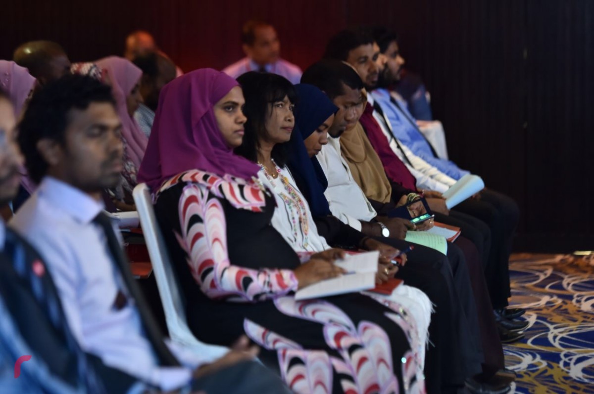 އޯގަސްޓް 23، 2017: މިރޭ ހޮޓެލް ޖެންގައި ބޭއްވުނު ބޭންކް އޮފް މޯލްޑިވްސްގެ އަހަރީ އާންމު ޖަލްސާ ގައި ބީއެމްއެލްގެ ހިއްސާދާރުން ބައިވެރިވެވަޑައިގަންނަވަނީ