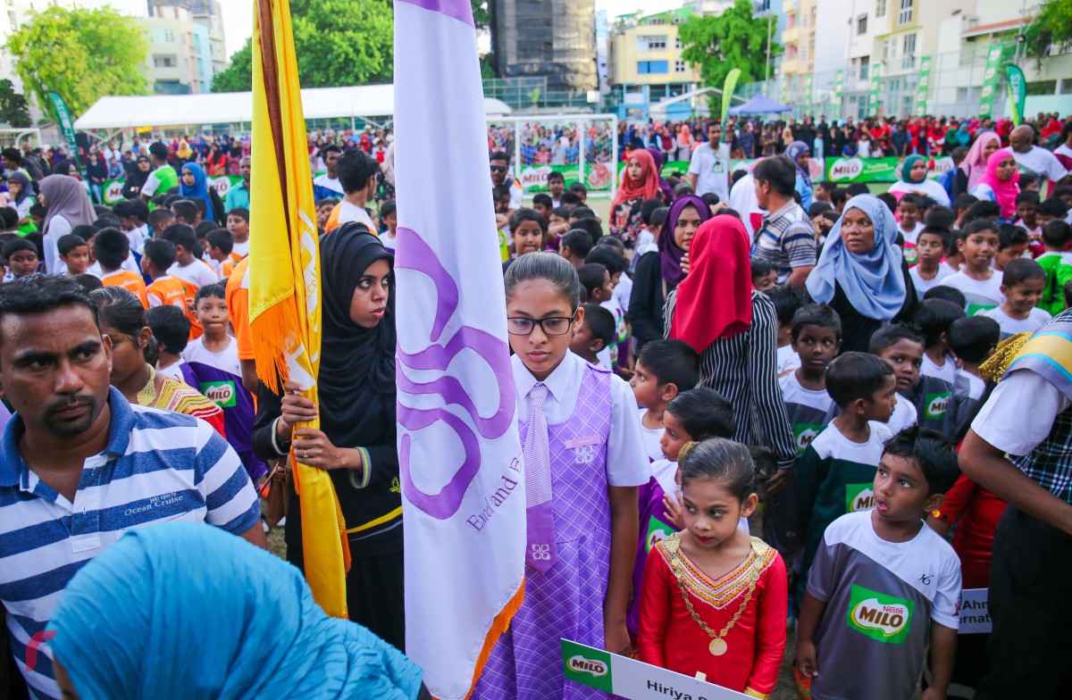 އޯގަސްޓް 27، 2017: ސޮކާ ވެޓަރަންސް އާއި މައިލޯ އިން އިންތިޒާމްކޮށްގެން ބޭއްވި މައިލޯ ކިޑްސް ފުޓްބޯލް ފިއެސްޓާގައި ގިނަ އަދަދެއްގެ ދަރިވަރުން ވަނީ ބައިވެރިވެފައި