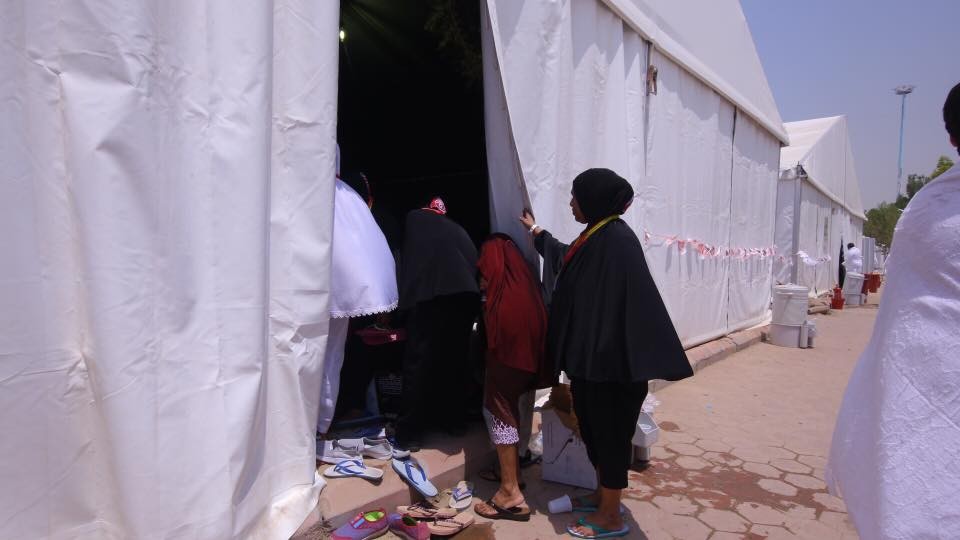    އޯގަސްޓް 31، 2017 : ދިވެހި ހައްޖާޖީން އަރަފާތު ބިމަށް ދިއުމުގެ މަގުމަތީގައި ، މިފަހަރ ު ރާއްޖެއިން 1300 އަށް ވުރެން ގިނަ މީހުން ހައްޖަށް ގޮސްފައިވޭ