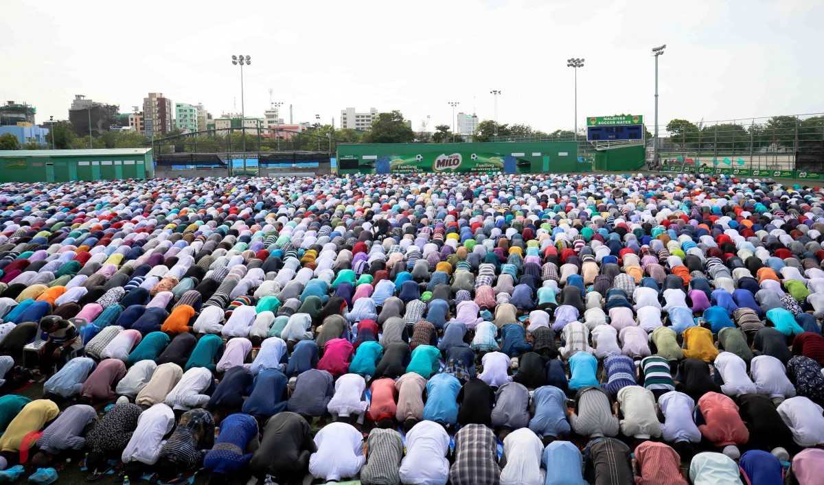 ސެޕްޓެމްބަރު 1، 2017 : ބޮޑު ޖަމާއަތުގެ އީދު ނަމާދުގައި ގިނަ ބަޔަކު ބައިވެރިވި