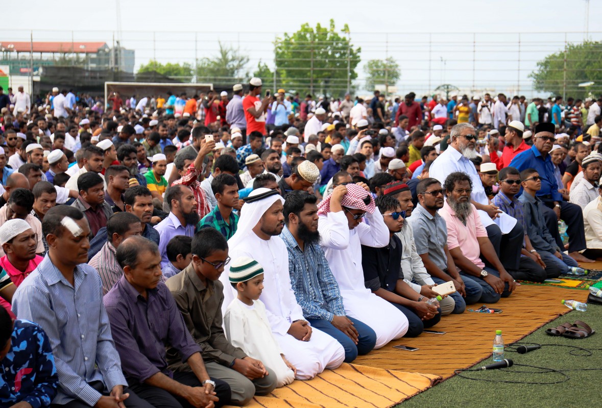 ސެޕްޓެމްބަރު 1، 2017 : ބޮޑު ޖަމާއަތުގެ އީދު ނަމާދުގައި ގިނަ ބަޔަކު ބައިވެރިވި