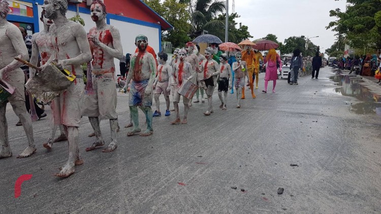 ސެޕްޓެމްބަރު 2، 2017: ކުޅުދުއްފުށީގައި ބޭއްވި ޕެރޭޑްގެ ތެރެއިން