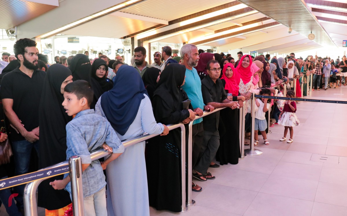 މާލެ: ސެޕްޓެމްބަރު 8، 2017: ހައްޖުގެ އަޅުކަމަށް ފަހު ދިވެހި ހައްޖާޖީން މާލެ އަންނަން ފަށައިފިއެވެ. މިއަދު ހައްޖު ކޯޕަރޭޝަންގެ ހަވާލުގައި ހައްޖަށްދިޔަ 200 ހައްޖާޖީން ވަނީ މާލެއައިސްފައެވެ