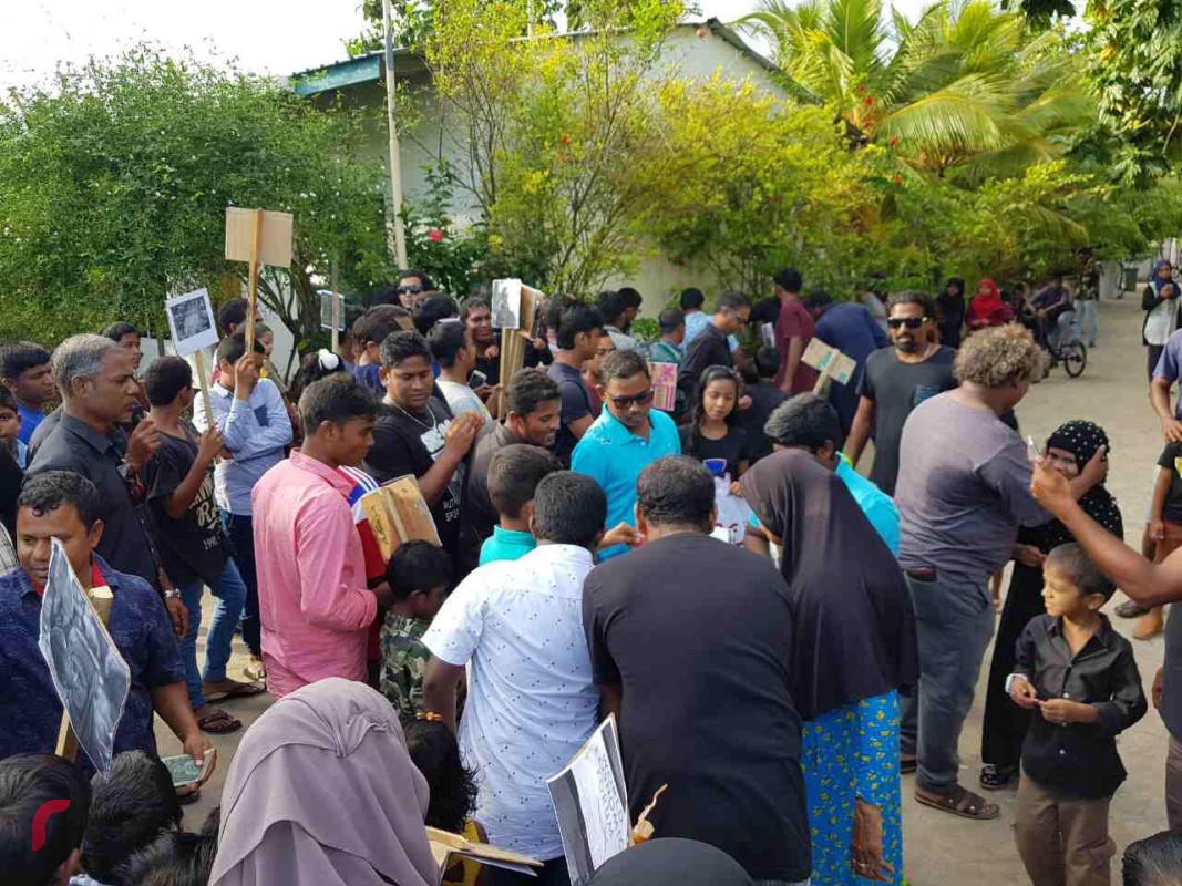 ސެޕްޓެމްބަރު 8، 2017، ރޮހިންޖާ މުސްލިމުންގެ ހައްގުތައް ރައްކާތެރިކުރުމަށާއި އިންސާނިއްޔަތާހިލާފަށް ހިންގާ ޖަރީމާތައް ހުއްޓުވުމައް ގޮވާލައި ބ.ކަމަދޫއާއި ބޭއްވި ހިނގާލުމުގެ ތެރެއިން