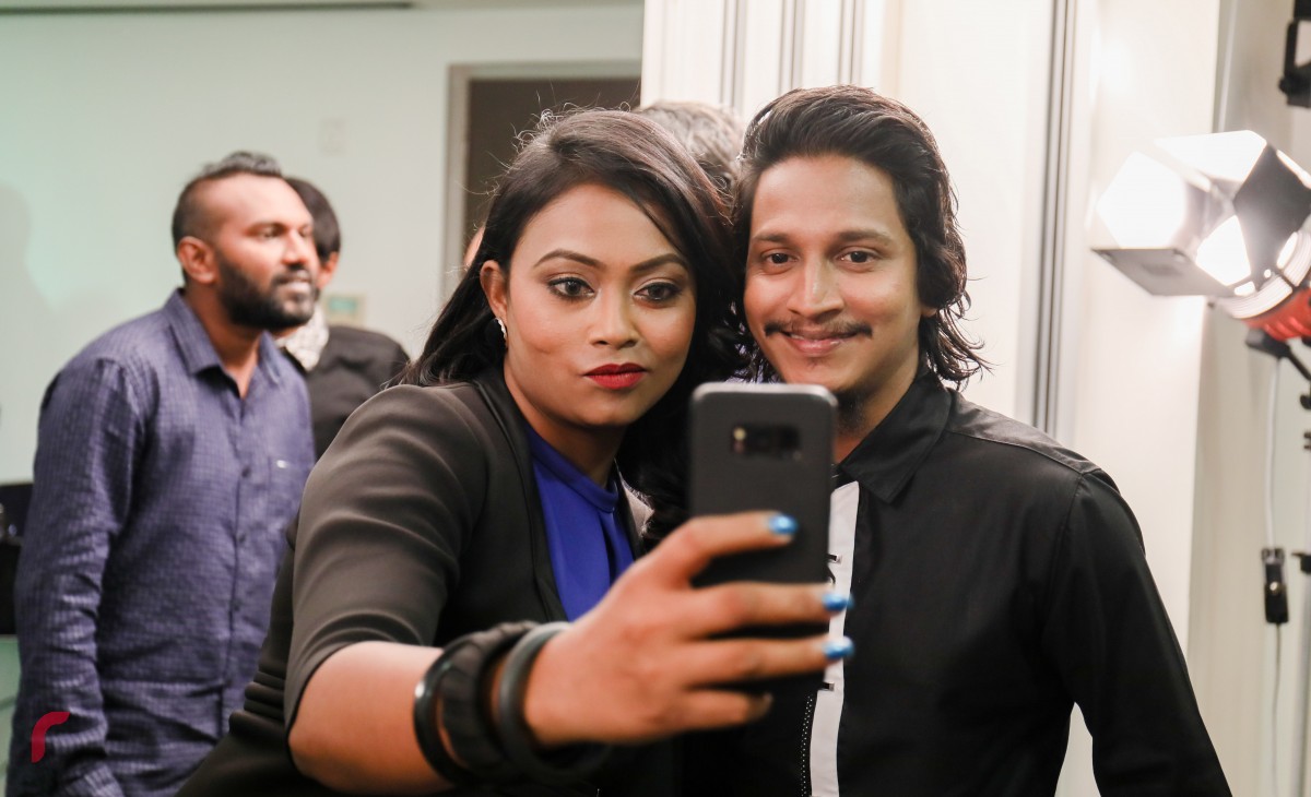 ސެޕްޓެމްބަރު 9 ، 2017: ނަހުލާ ޕްރޮޑިއުސްކޮށް ރިޝްމީ ޑައިރެކްޓް ކުރާ ދިވެހި ފިލްމް 'ބޮސް' ގެ ޓްރެއިލާ އަދި ލަވަތައް ރިލީޒްކުރުމަށް ސޯލްޓްގައި ބޭއްވި ރަސްމިއްޔާތުގެ ތެރެއިން