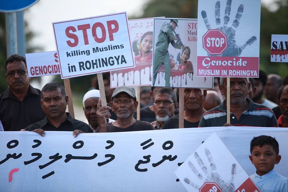 ސެޕްޓެމްބަރު 10 ،2017 : މިޔަންމާގައި އަނިޔާލިބެމުންދާ މުސްލިމުންނަށް އެހީވުމަށް އަތޮޅުތެރޭގައި ހިންގި ހަރަކާތްތަކުގެ ތެރެއިން  ލ.ގަމުގައި ބޭއްވި ހިނގާލުން، މިހިގާލުމުގައި ރޮހިންޖާގެ މުސްލިމުންނަށް އެހީވުމަށް ފަންޑްރެއިސް ކުރުމާއިއެކު ހިނގާލުން ނިންމާލާފައި ވަނީ ހާއްސަ ދުޢާއަކުން