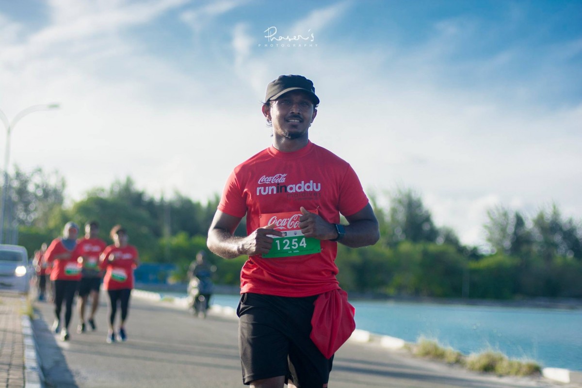 ސެޕްޓެމްބަރު 17، 2017: ކޮކާކޯލާއިން އިންތިޒާމްކޮށްގެން 'ރަން އިން އައްޑޫ' ރޭހުގެ ތެރެއިން، މި ހަރަކާތުގައި ވަނީ މަގުމަތީގެ ސަލާމަތާ މެދު އާއްމުން ހޭލުންތެރިކުރުމަށް ކެމްޕެއިންކޮށްފައި