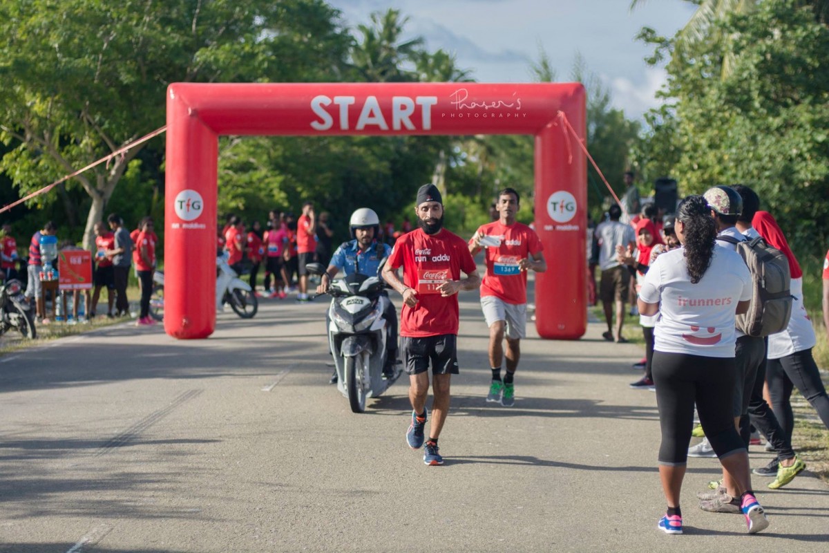 ސެޕްޓެމްބަރު 17، 2017: ކޮކާކޯލާއިން އިންތިޒާމްކޮށްގެން 'ރަން އިން އައްޑޫ' ރޭހުގެ ތެރެއިން، މި ހަރަކާތުގައި ވަނީ މަގުމަތީގެ ސަލާމަތާ މެދު އާއްމުން ހޭލުންތެރިކުރުމަށް ކެމްޕެއިންކޮށްފައި