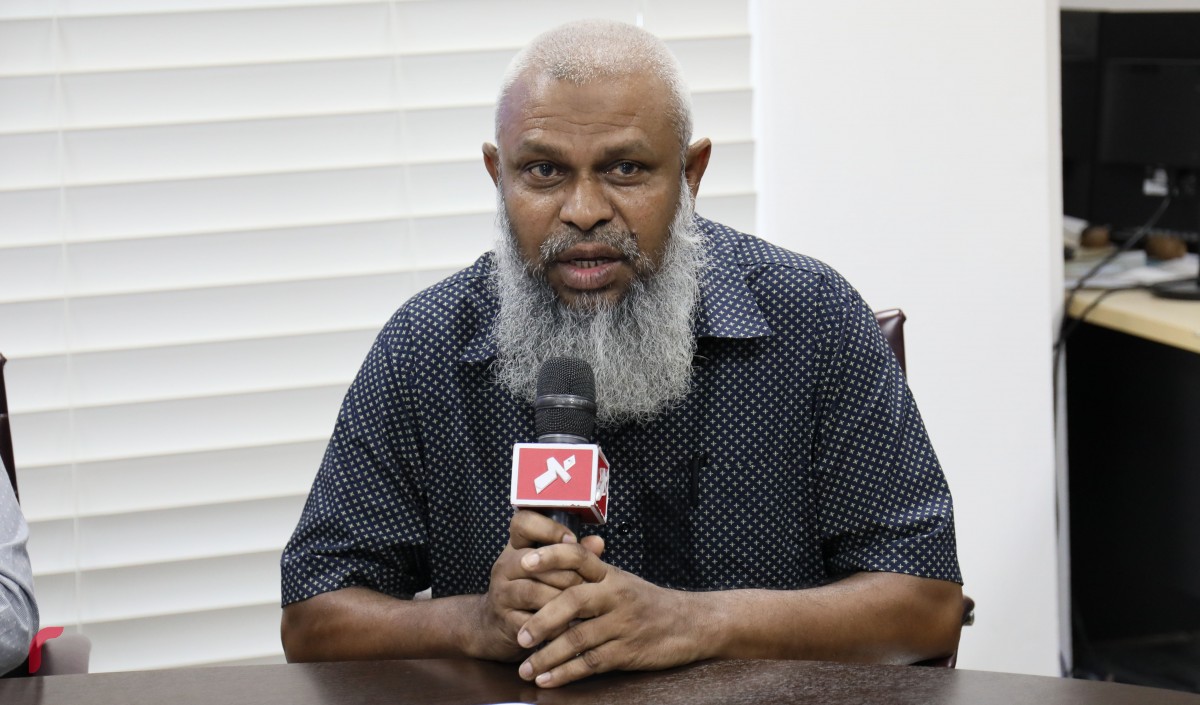 ސެޕްޓެމްބަރު 17، 2017: ރާއްޖެ ޓީވީ ހައްޖު އެންޑް އުމްރާ ދަތުރު ޕްރޮގްރާމް އިފްތިތާހްކުރުމުގެ ގޮތުން ހައްޖު ގްރޫޕްތަކާއިއެކު ސޮއިކުރުމަށް ބޭއްވި ރަސްމިއްޔާތުގެ ތެރެއިން