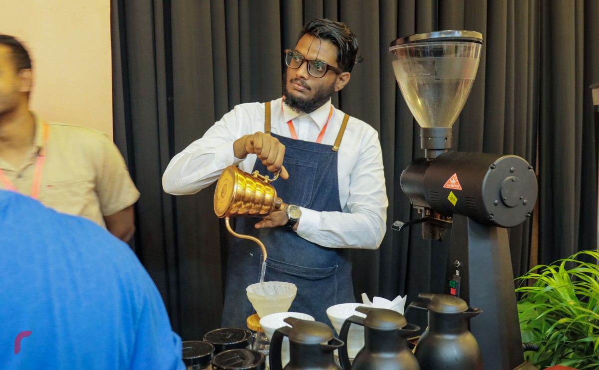 ސެޕްޓެމްބަރު 18. 2017 : ދަރުބާރުގޭގައި ކުރިއަށްދާ ހޮޓެލް އޭޝިއާ އެގްޒިބިޝަން 2017 ގެ ތެރެއިން:މި އެގްޒިބިޝަން ކުރިއަށްދާނީ ސެޕްޓެމްބަރ 18 އިން ފެށިގެން 20 ގެ ނިޔަލަށް