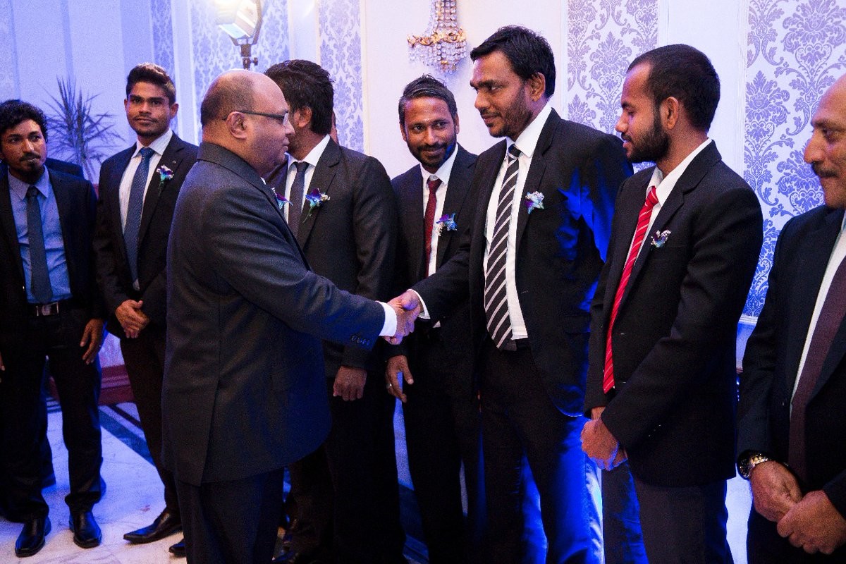 ސެޕްޓެމްބަރު 18، 2017: ދިވެހިރާއްޖޭގެ ސުޕްރީމް ކޯޓްގެ 9 ވަނަ އަހަރީ ދުވަސް ފާހަގަކުރުމަށް ހޯމަ ދުވަހުގެރޭ އުއްތަމަ ފަނޑިޔާރު، އަލްއުސްތާޛް ޢަބްދުﷲ ސައީދު ބޭއްވި ރިސެޕްޝަންގެ ތެރެެއިން