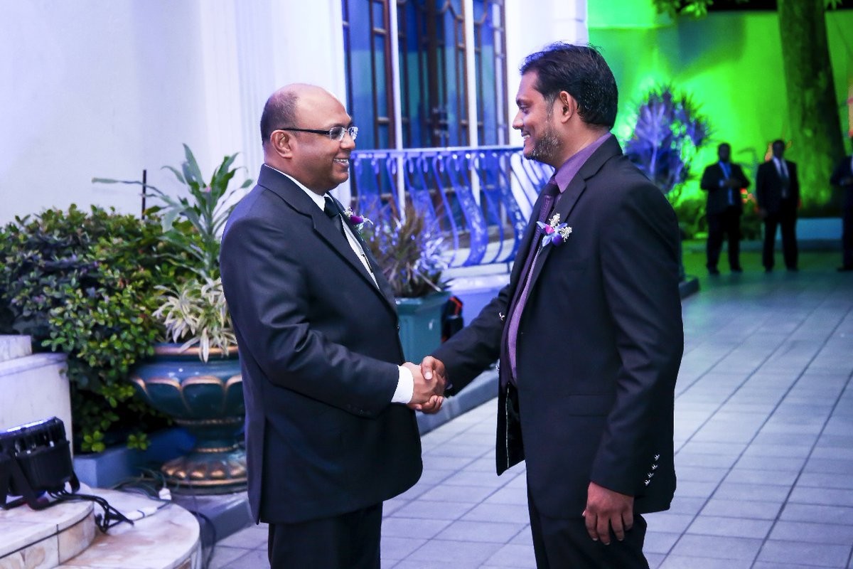 ސެޕްޓެމްބަރު 18، 2017: ދިވެހިރާއްޖޭގެ ސުޕްރީމް ކޯޓްގެ 9 ވަނަ އަހަރީ ދުވަސް ފާހަގަކުރުމަށް ހޯމަ ދުވަހުގެރޭ އުއްތަމަ ފަނޑިޔާރު، އަލްއުސްތާޛް ޢަބްދުﷲ ސައީދު ބޭއްވެވި ރިސެޕްޝަންގެ ތެރެެއިން