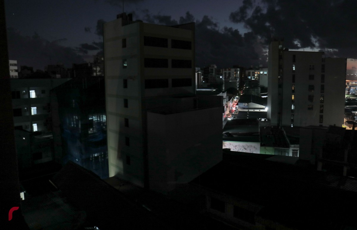 ސެޕްޓެމްބަރު 22، 2017: މިއަދު ހަވީރު ފަހެއްޖަހާކަށްހާއިރުން ފެށިގެން މާލޭގެ ބޮޑު ބަޔަކުން ކަރަންޓްގޮސްފައި