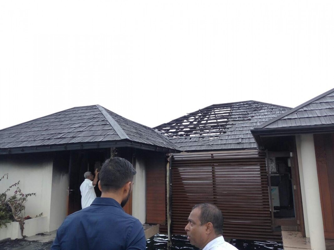 އޮކްޓޫބަރު 3، 2017: ޕެރެޑައިސް އައިލެންޑް ރިޒޯޯޓްގެ ވޯޓާ ވިލާގައި އަލިފާނުގެ ހާދިސާއެއް ހިނގައި ގެއްލުންވެފައި، މިހާދިސާ ހިނގަންމެދުވެރިވި ސަބަބު އެމްއެންޑީއެފް އާއި ފުލުހުން ގުޅިގެން ދަނީ ތަހުގީގު ކުރަމުން