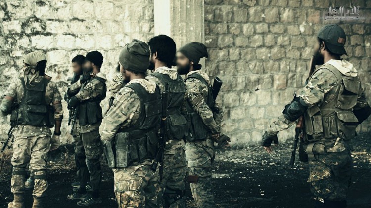 ރާއްޖެއިން ބޭރުގައި ހިނގަމުންދާ ހަނގުރާމައެއްގައި ބައިވެރިވަމުންދިޔަ ދިވެހިންތަކެއް (ފައިލް ފޮޓޯ)