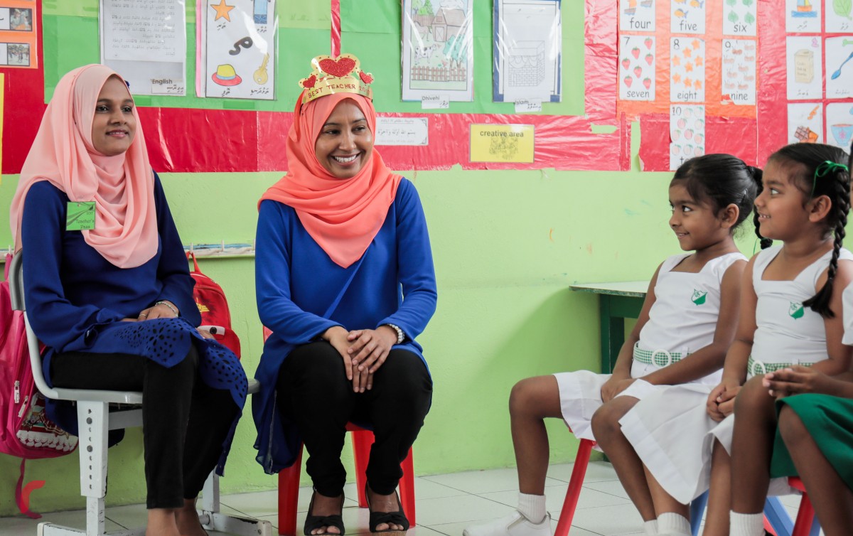 އޮކްޓޫބަރު 05، 2017 : ބައިނަލްއަގްވާމީ ޓީޗަރުންގެ ދުވަސް ކުލަގަދަކޮށް ފާހަގަ ކުރުމަށް ގަލޮޅުމަދަރުސާގައި ހިންގި ހަރަކާތްތަކުގެ ތެރެއިން