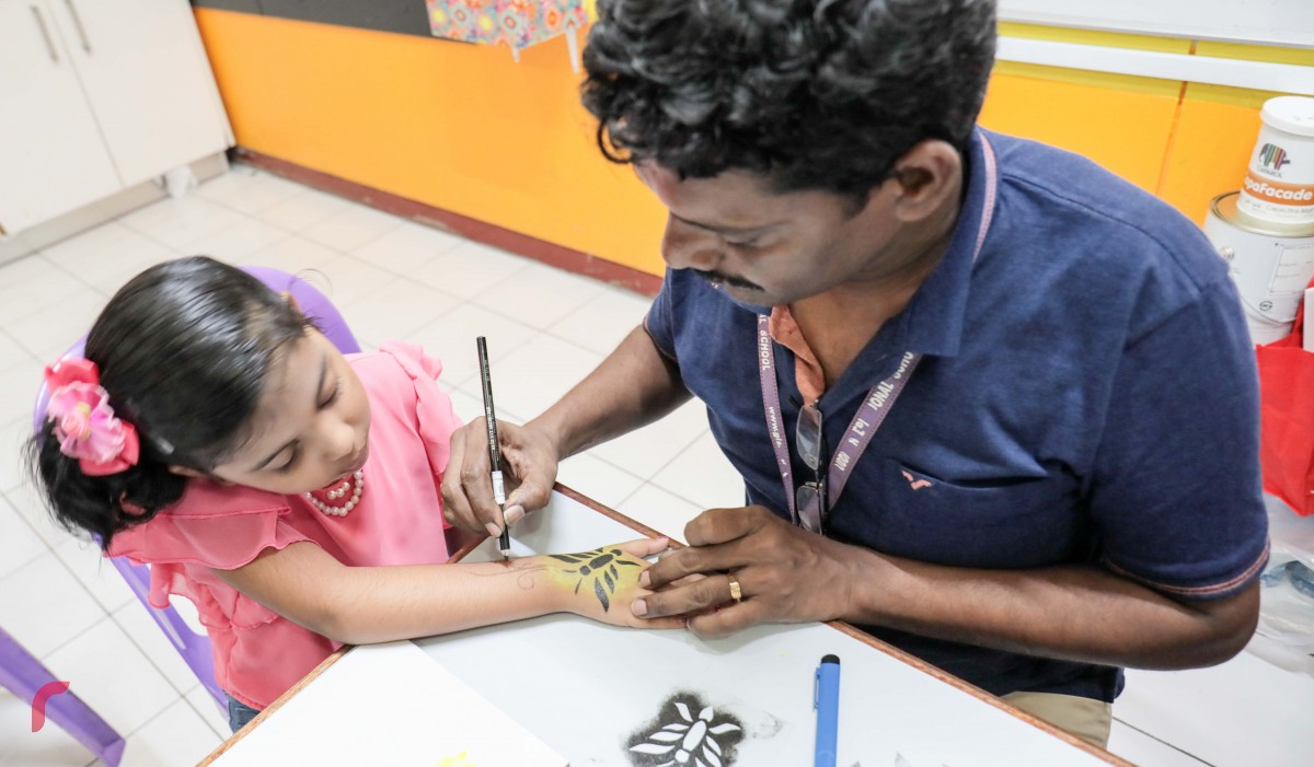 އޮކްޓޫބަރު 6 ، 2017 : ޣިޔާސުއްދީން އިންޓަނޭޝަނަލް ސުކޫލްގައި ބާއްވާ "ރިޕިލް ފެއަރ" ގެ ތެރެއިން ، މިފެއާއަށް އާންމުންގެ ފަރާތުން ބޮޑު ތަރުހީބެއް ވަނީ ލިބިފައި