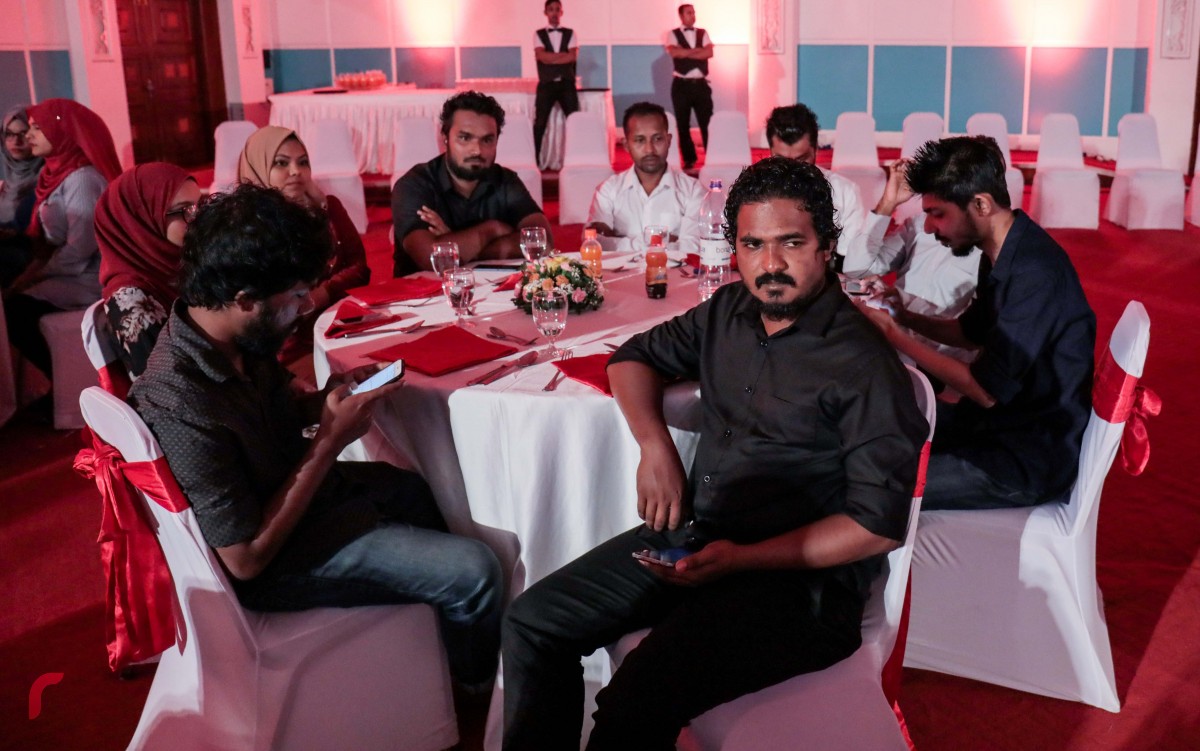 އޮކްޓޫބަރު 11، 2017 : މިދިޔަ އަހަރުގެ އެންމެ މޮޅު ފޮޓޯގްރާފަކަށް ހޮވުނީ ސަން އޮންލައިގެ ފޮޓޯގްރާފަރެވެ. 