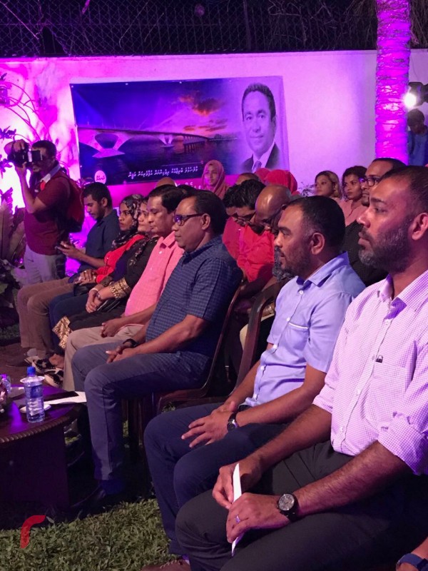 16 އޮކްޓޫބަރު 2017: ލަންކާގައި ޕީޕީއެމްގެ އޮފީހަކާއި ޖަގަހައެއް ހުޅުވުމަށް ބޭއްވި ޙަފްލާގެ ތެރެއިން، މި ޙަފްލާގައި ސަރުކާރުގެ އިސްވެރިންނާއި، މަޖިލީހުގެ މެންބަރުންނާއި، ކުންފުނިތަކުގެ އިސްވެރިން ބައިވެރިވެވަޑައިގަތް