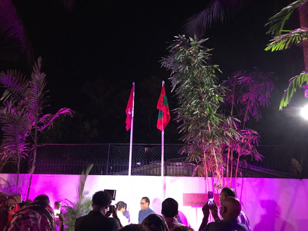 16 އޮކްޓޫބަރު 2017: ލަންކާގައި ޕީޕީއެމްގެ އޮފީހަކާއި ޖަގަހައެއް ހުޅުވުމަށް ބޭއްވި ޙަފްލާގެ ތެރެއިން